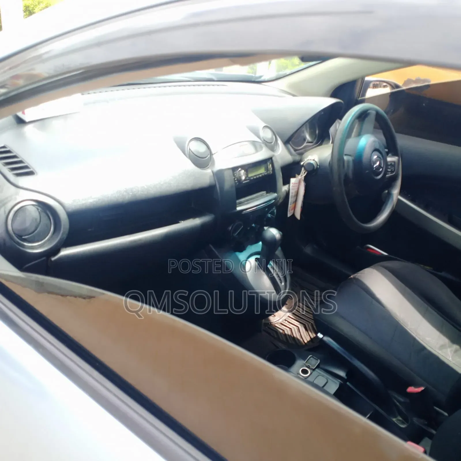 Mazda Demio 2011 Silver