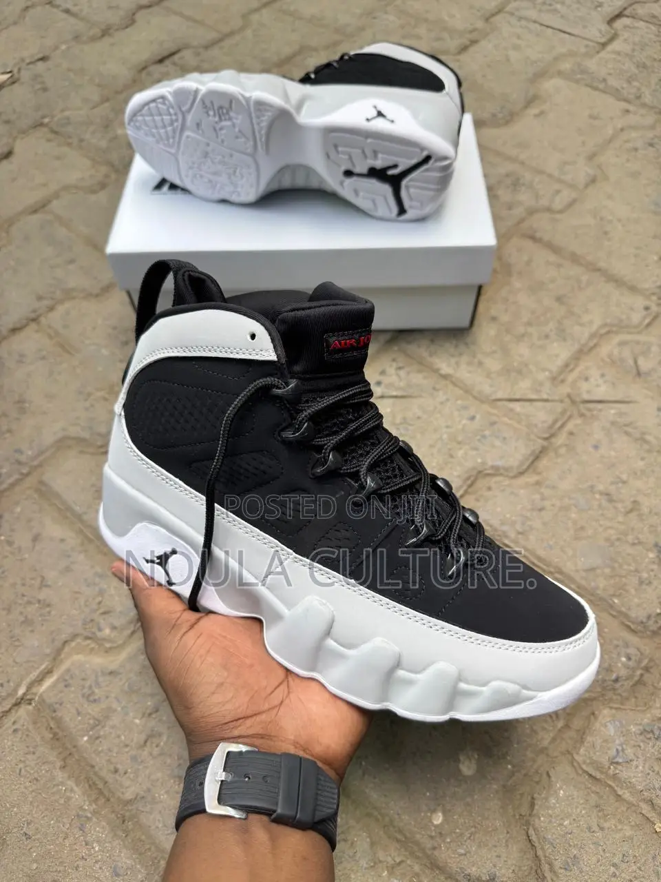 Retro Jordan 11 Sneaker