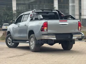 Toyota Hilux Revo Double Cab Deisel 2.8 AWD 2018 Silver