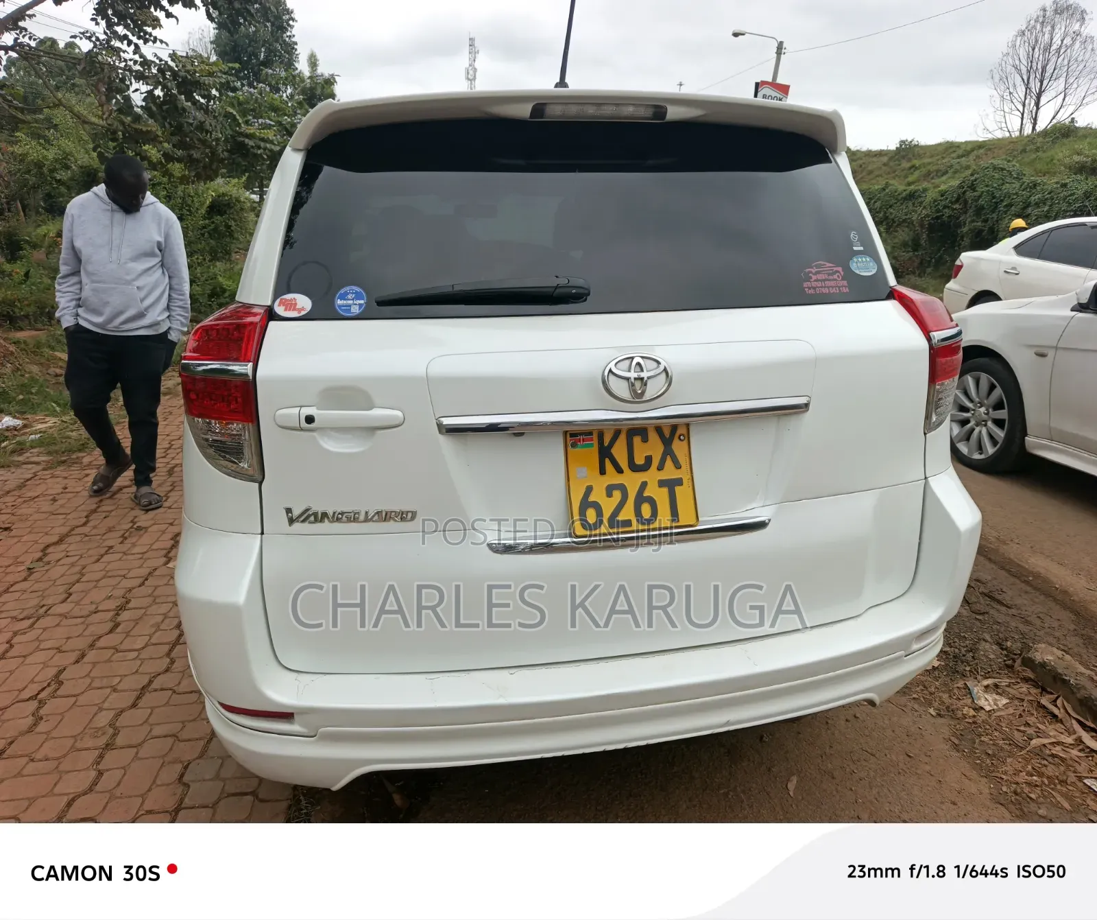 Toyota Vanguard 2013 White