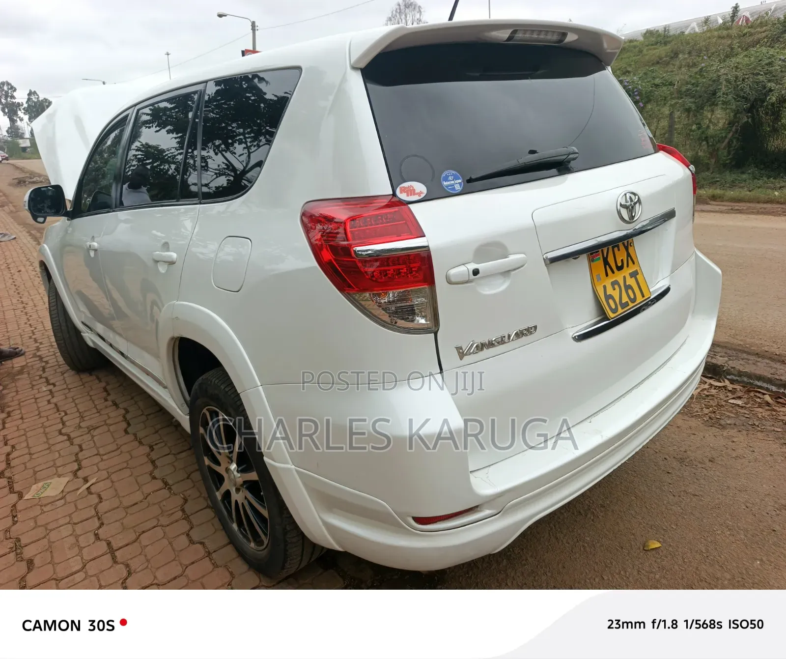Toyota Vanguard 2013 White