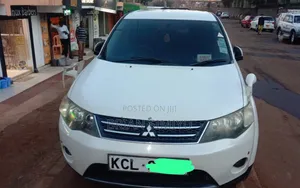 Mitsubishi Outlander 2011 White