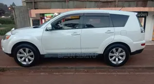 Mitsubishi Outlander 2011 White