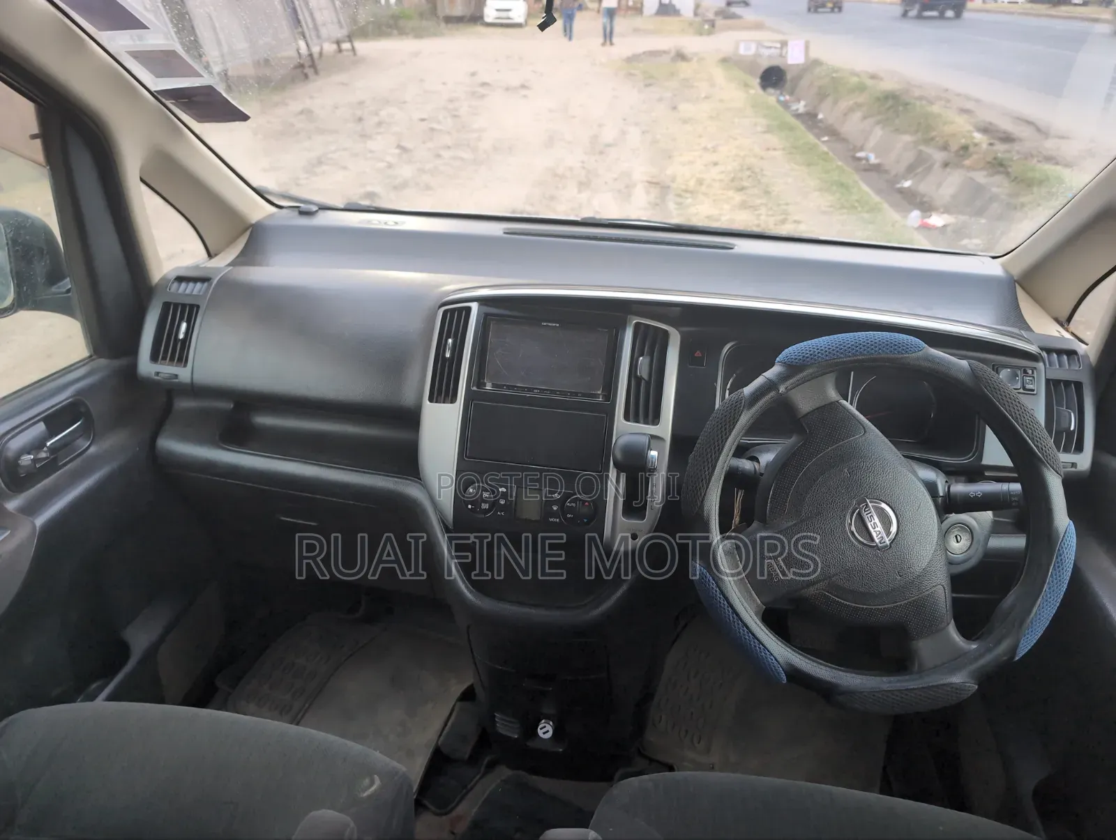 Nissan Serena 2009 Silver