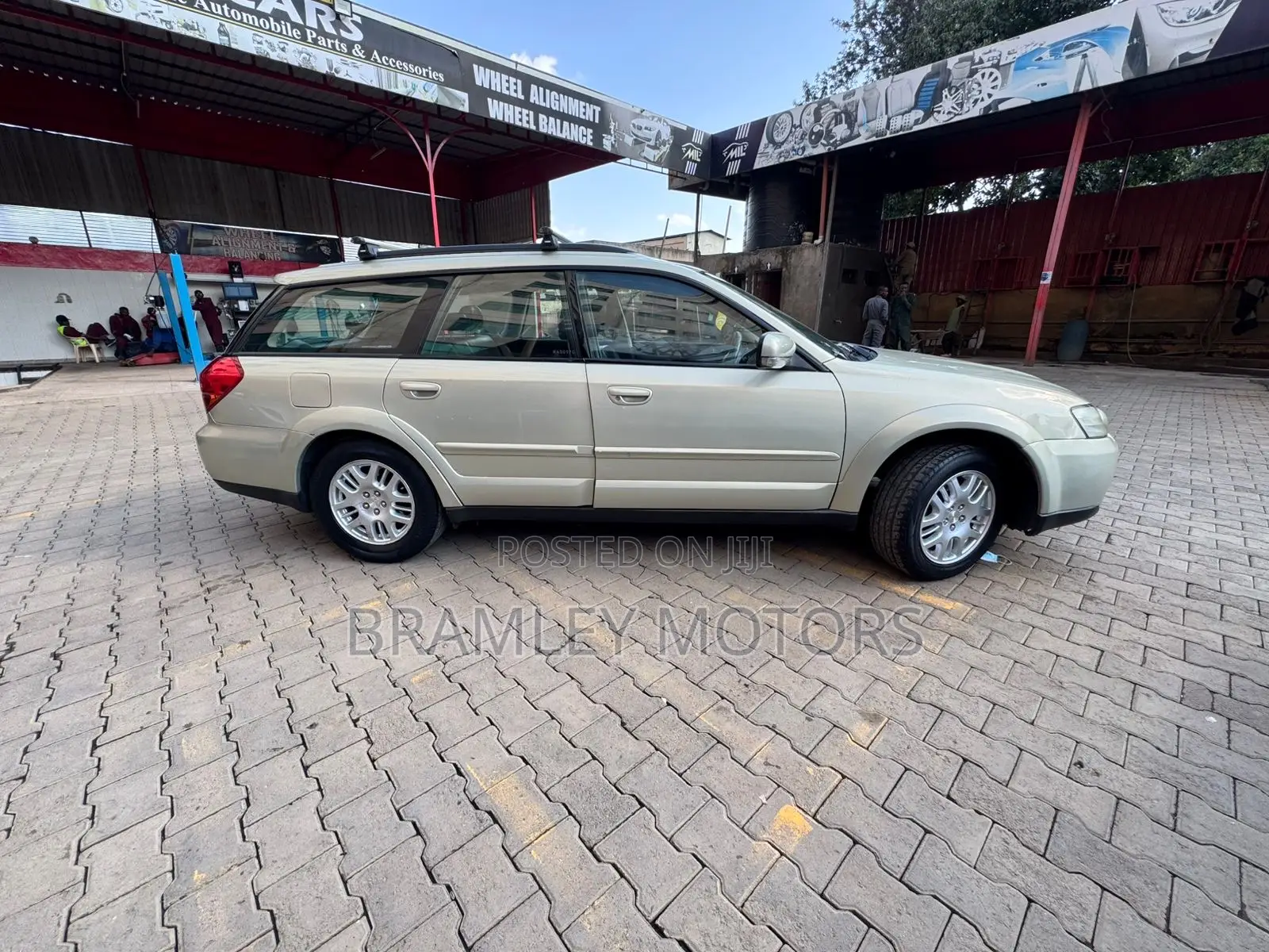 Subaru Outback Automatic 2004 Gold