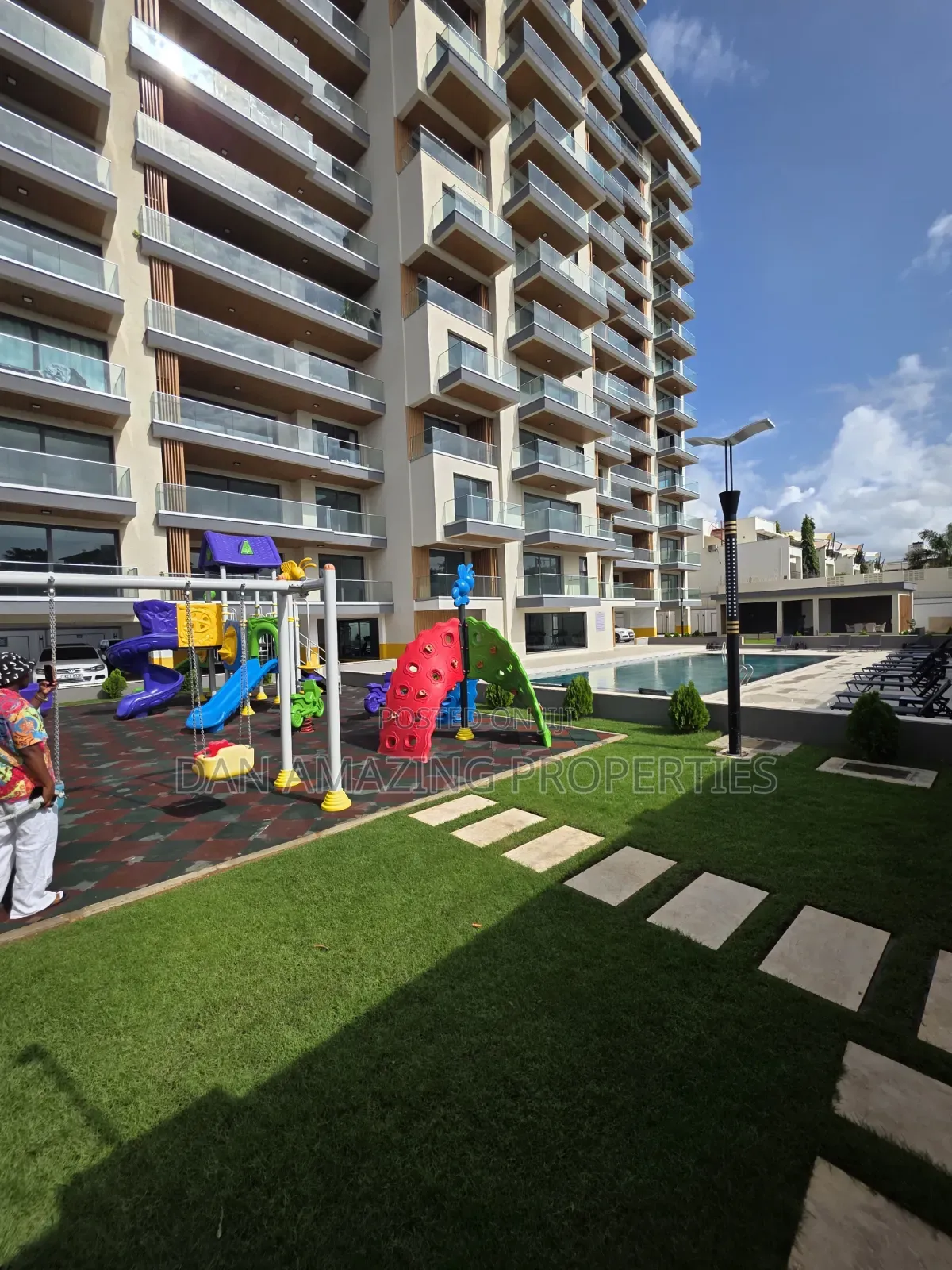 3bdrm Duplex in 2Nd Avenue, Ziwa la Ngombe for sale