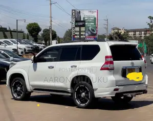Toyota Land Cruiser 2009 White