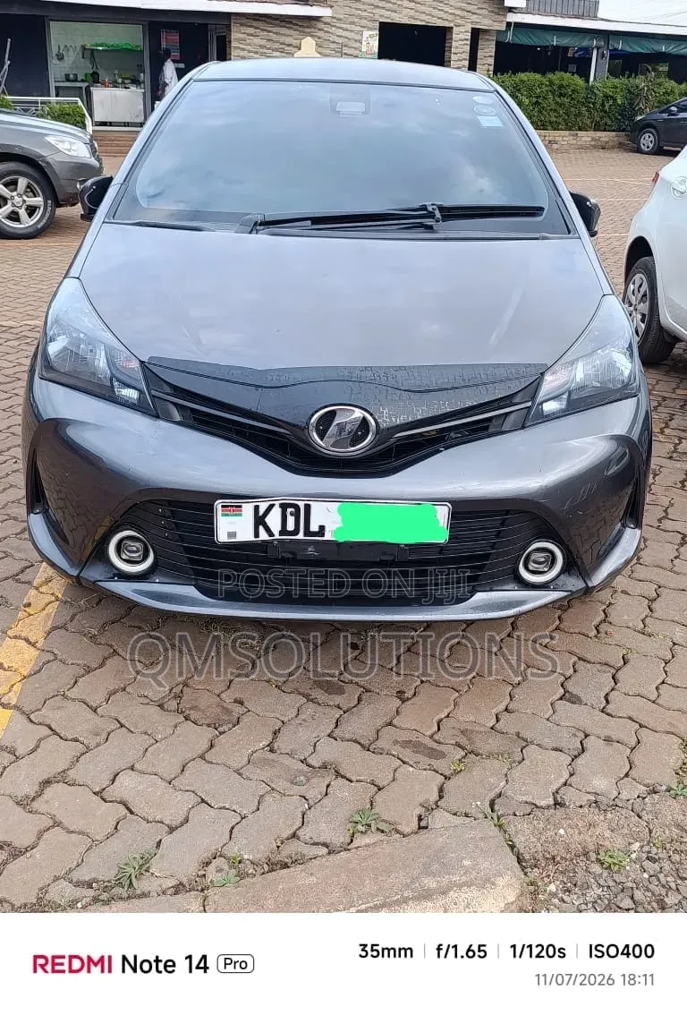 Toyota Vitz 2015 Gray