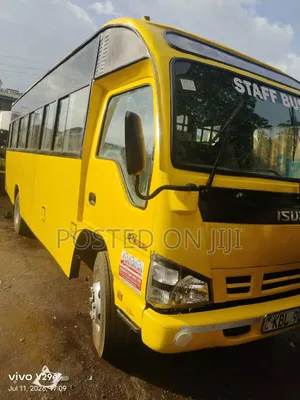 Isuzu NQR 2009 Yellow