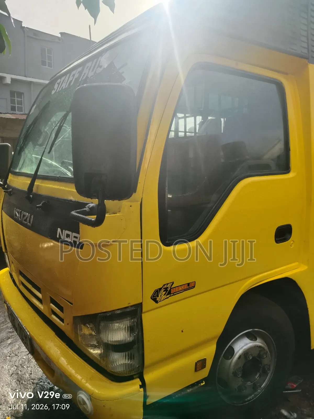 Isuzu NQR 2009 Yellow