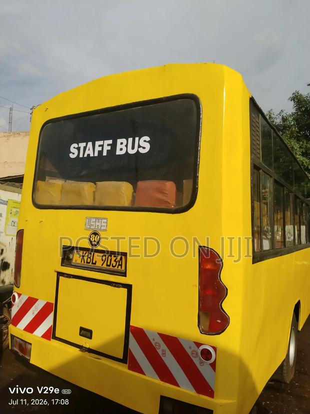 Isuzu NQR 2009 Yellow - thumbnail 4