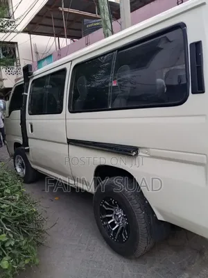 Nissan 100 2004 Off white
