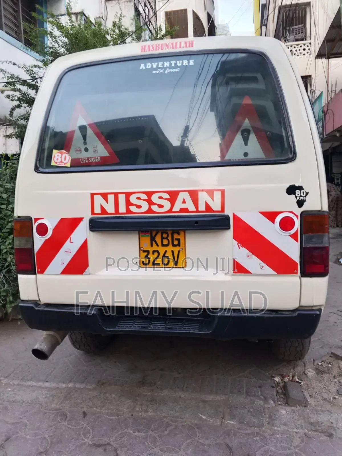 Nissan 100 2004 Off white