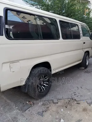 Nissan 100 2004 Off white