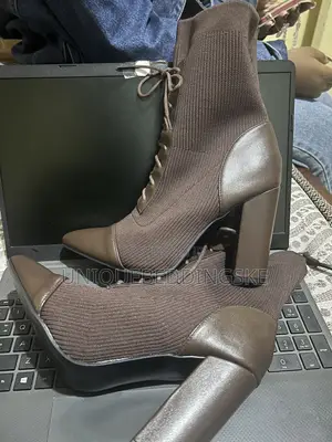 Cuccoo Basics Coffee Color Fashionable Mid Calf Boots