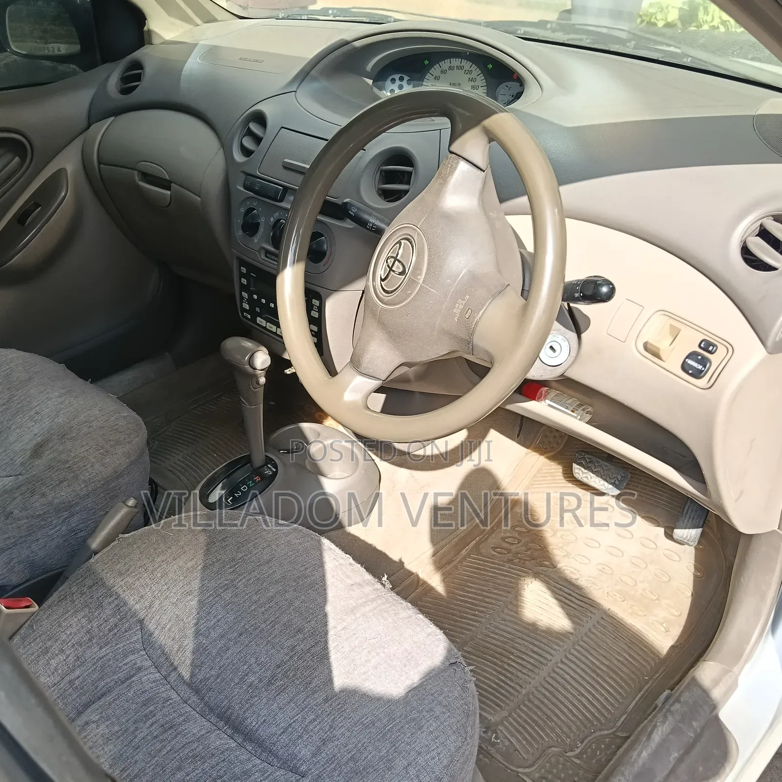 Toyota Platz 2005 Silver