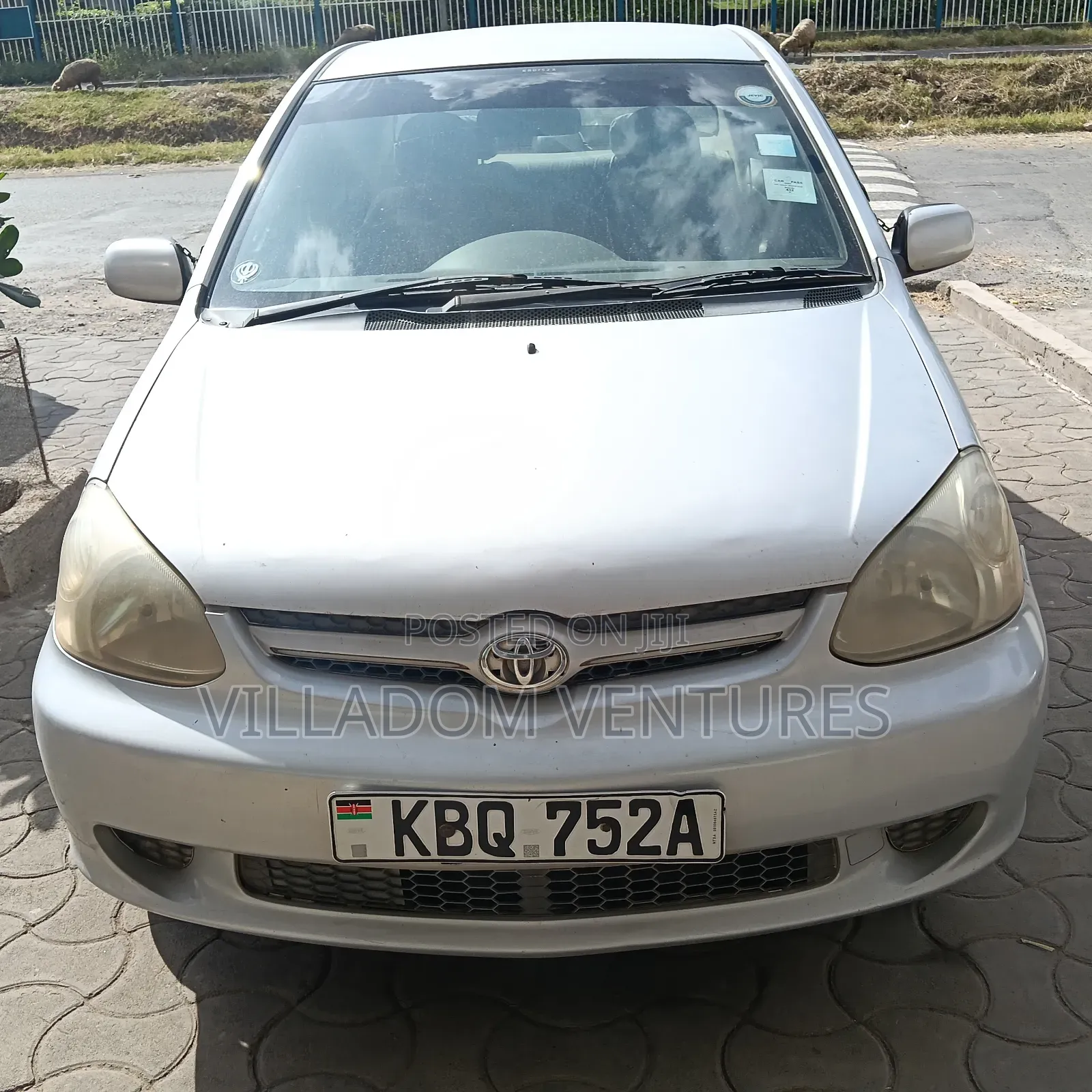 Toyota Platz 2005 Silver
