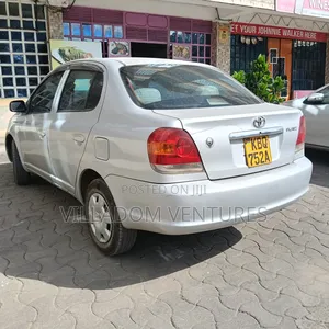 Toyota Platz 2005 Silver