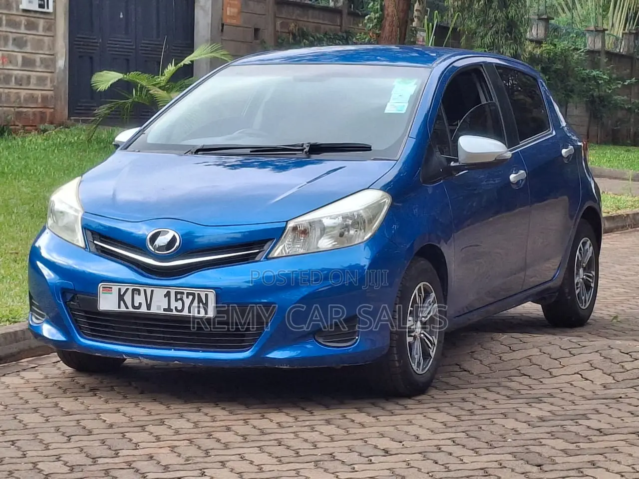 Toyota Vitz 2012 Blue