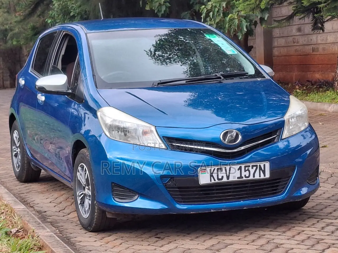 Toyota Vitz 2012 Blue