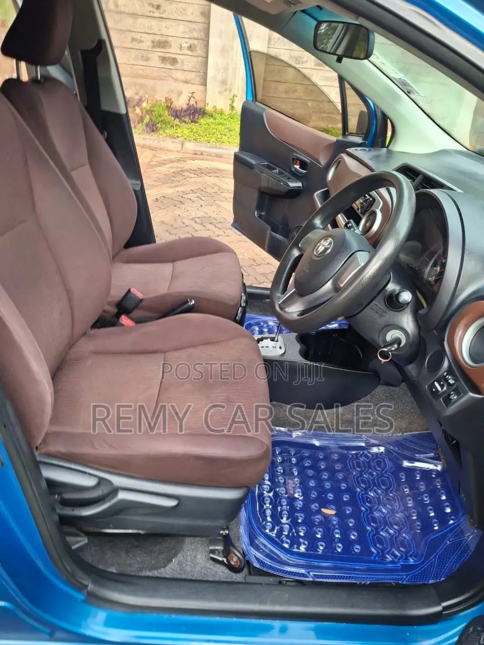 Toyota Vitz 2012 Blue