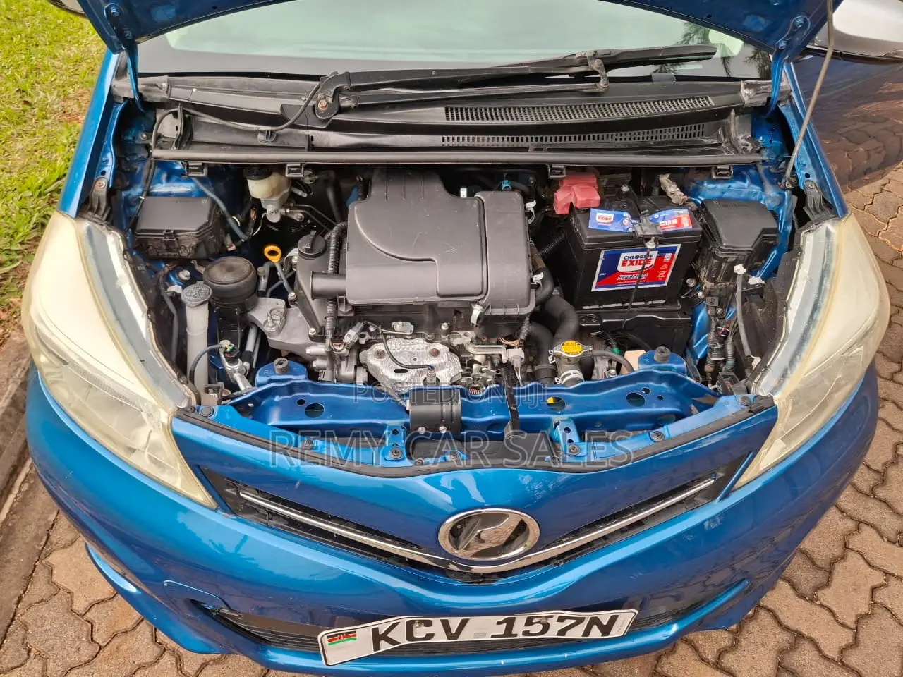 Toyota Vitz 2012 Blue