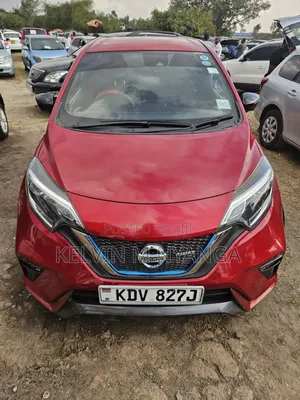 Nissan Note 2018 Red