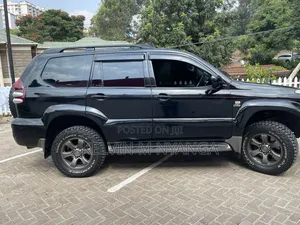 Toyota Land Cruiser 2010 Black