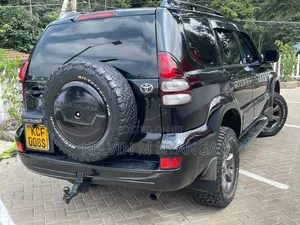 Toyota Land Cruiser 2010 Black