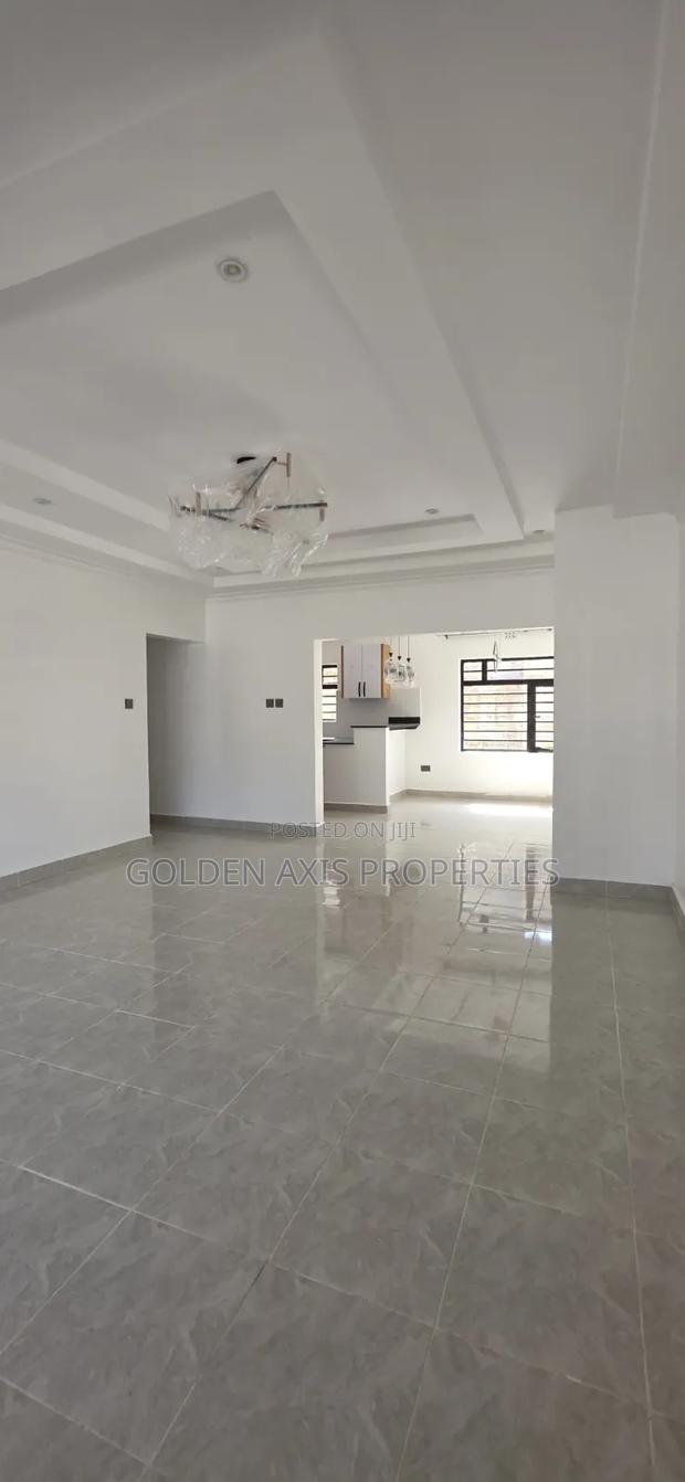 4bdrm Bungalow in Merisho for sale - thumbnail 2