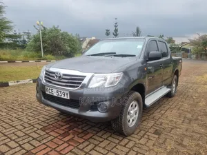 Toyota Hilux 2015 Gray