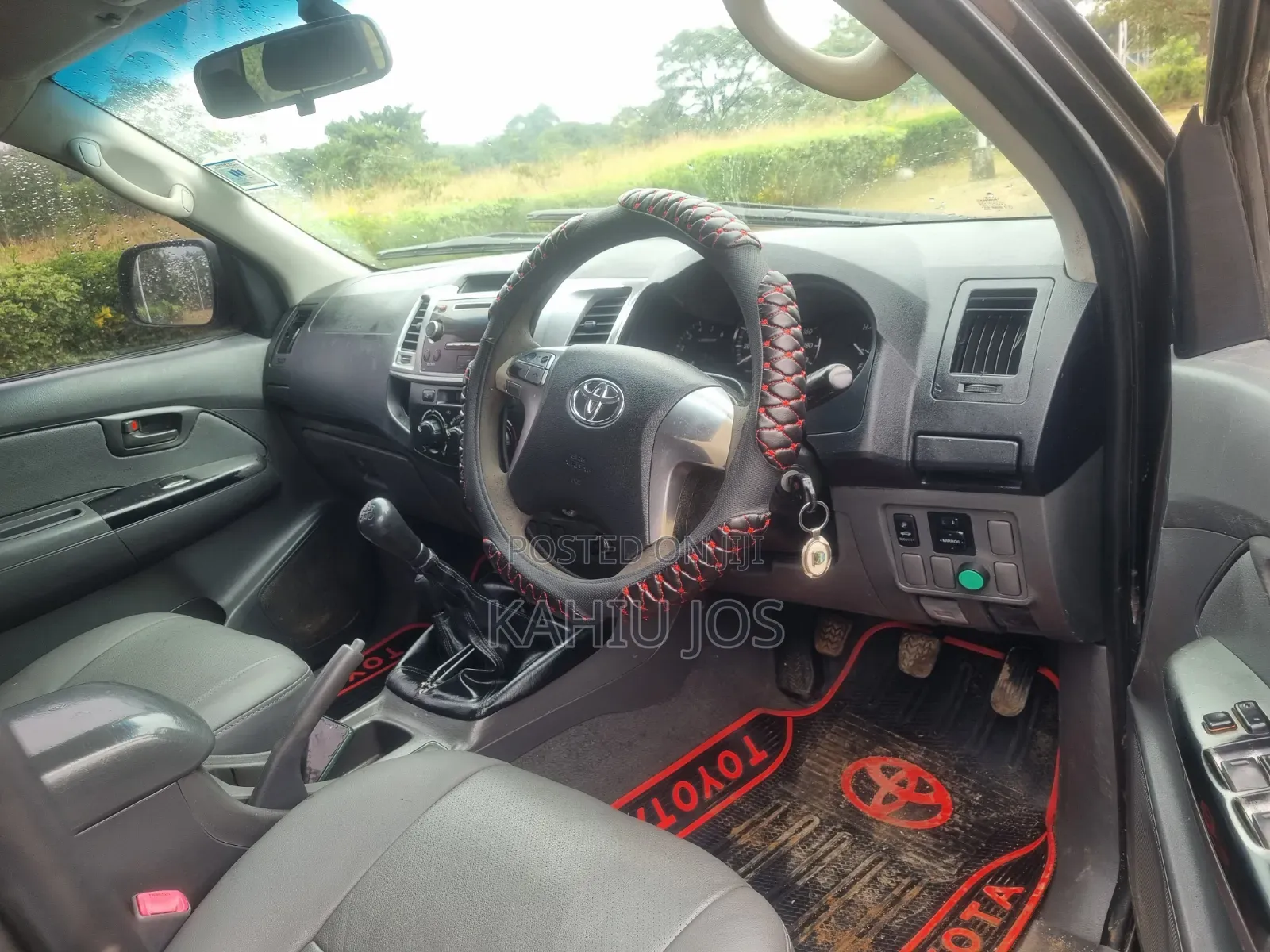 Toyota Hilux 2015 Gray