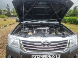 Toyota Hilux 2015 Gray