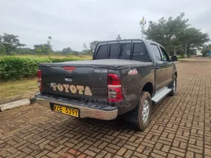 Toyota Hilux 2015 Gray