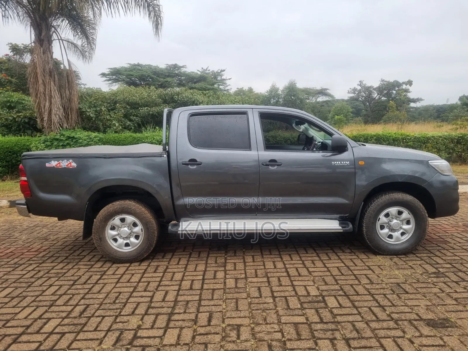 Toyota Hilux 2015 Gray