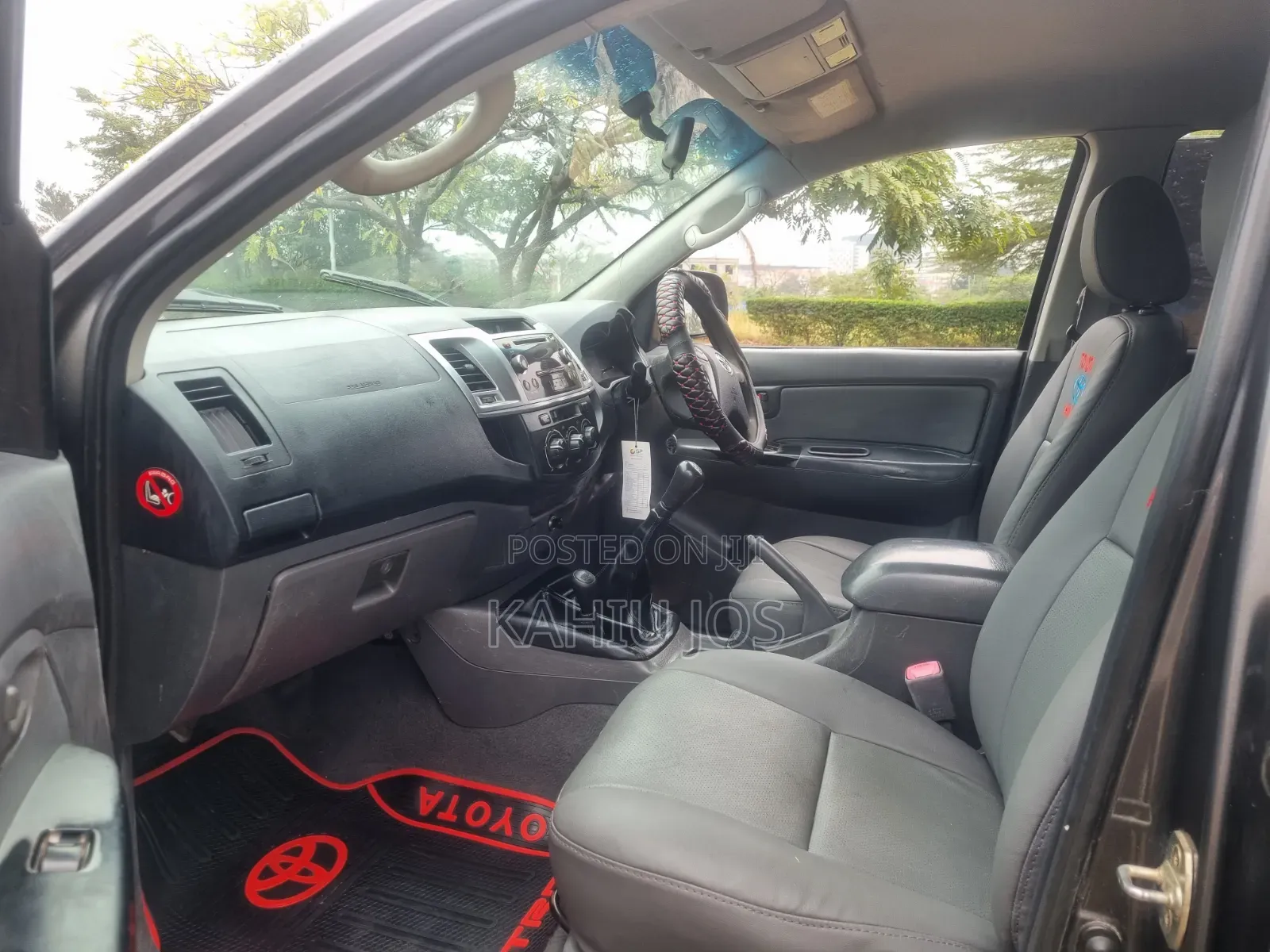 Toyota Hilux 2015 Gray