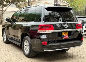 Toyota Land Cruiser 4.6 V8 ZX 2016 Black