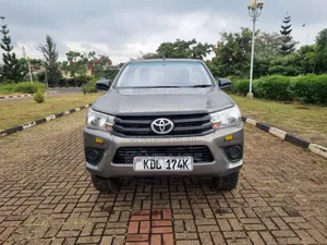 Toyota Hilux 2022 Gold