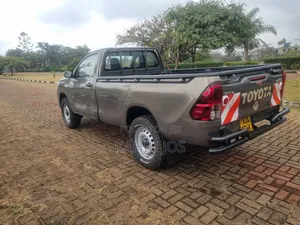Toyota Hilux 2022 Gold