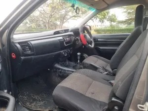 Toyota Hilux 2022 Gold