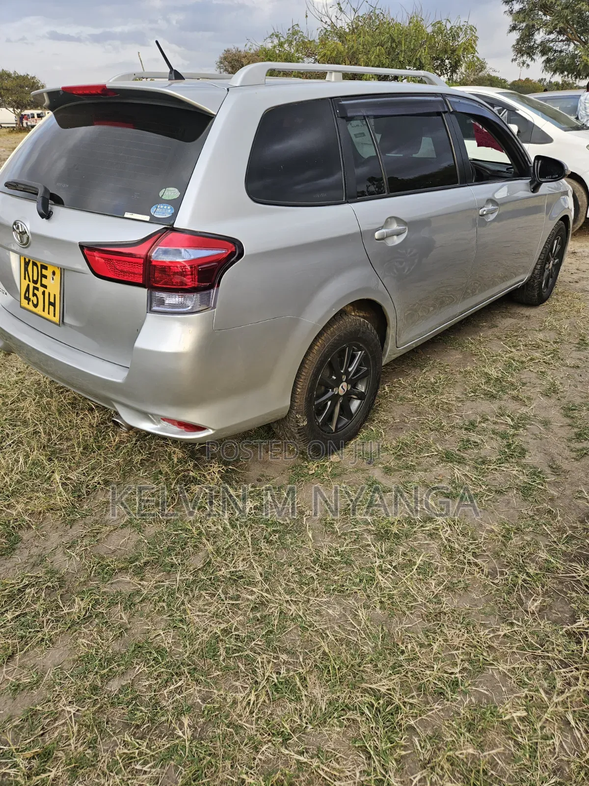 Toyota Corolla Fielder 2016 Silver