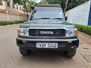 Toyota Land Cruiser 2017 Green