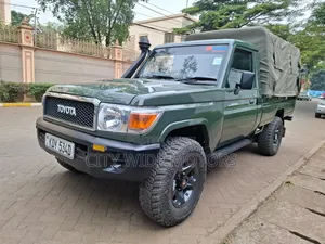 Toyota Land Cruiser 2017 Green