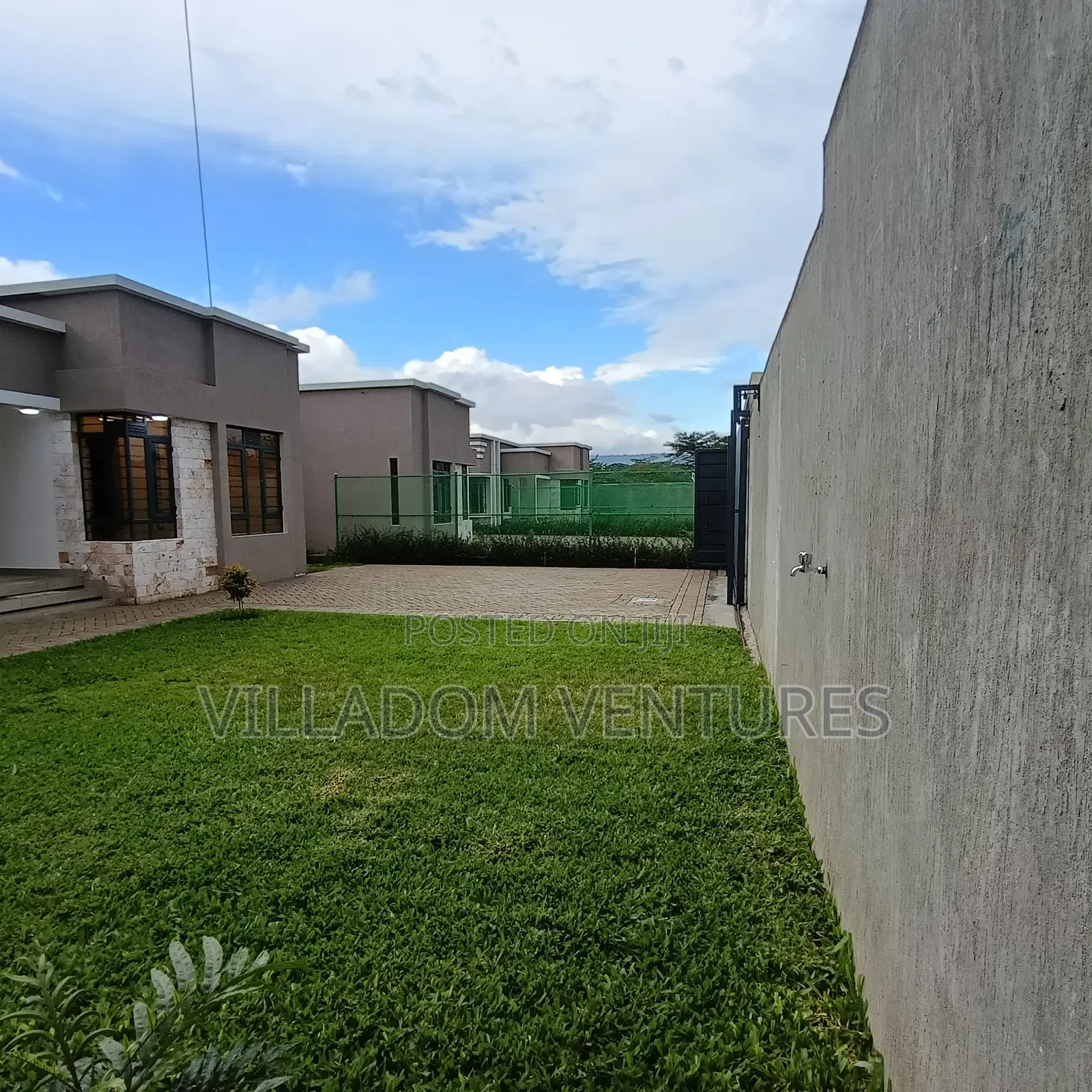 3bdrm Townhouse/Terrace in Nakuru Town East for sale