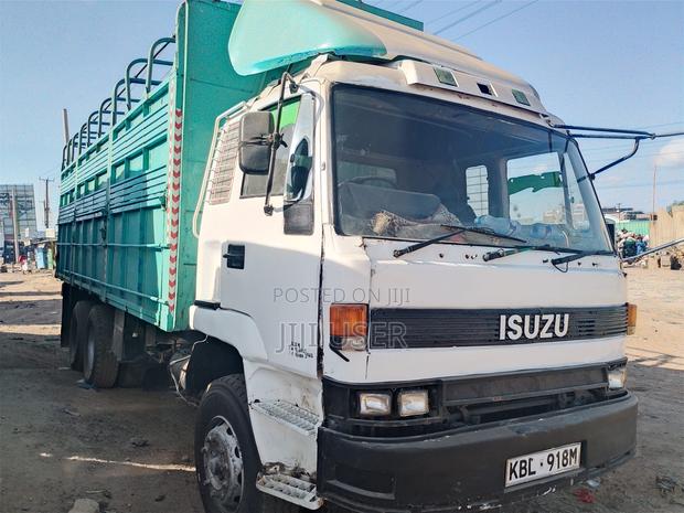 Isuzu FVZ 2diff 2001 White - thumbnail 3