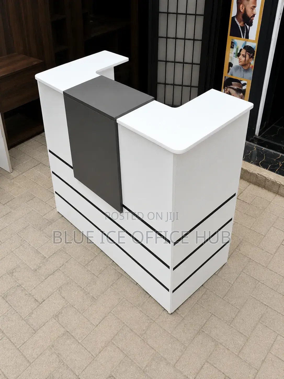 Reception 1.2m Smart Waiting Desk