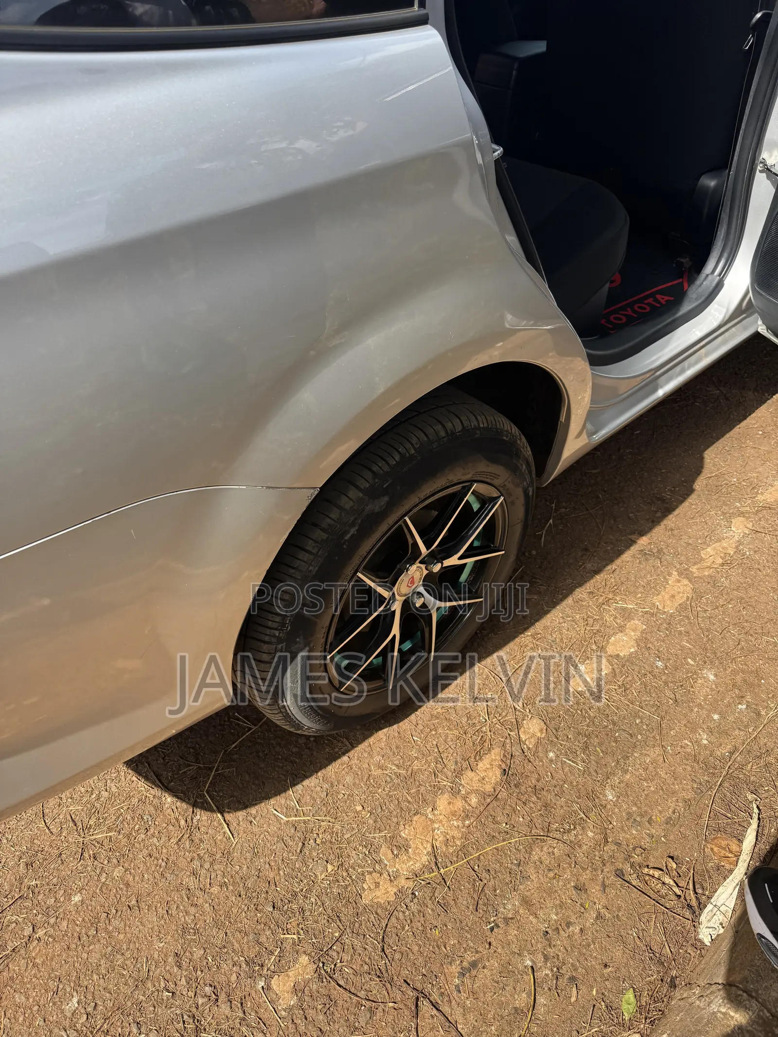 Toyota Corolla Fielder 2017 Silver