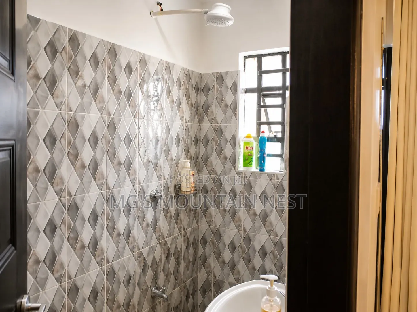 Mg's Mountain Nest| Executive Nanyuki Studio Airbnb| Near Club Zero