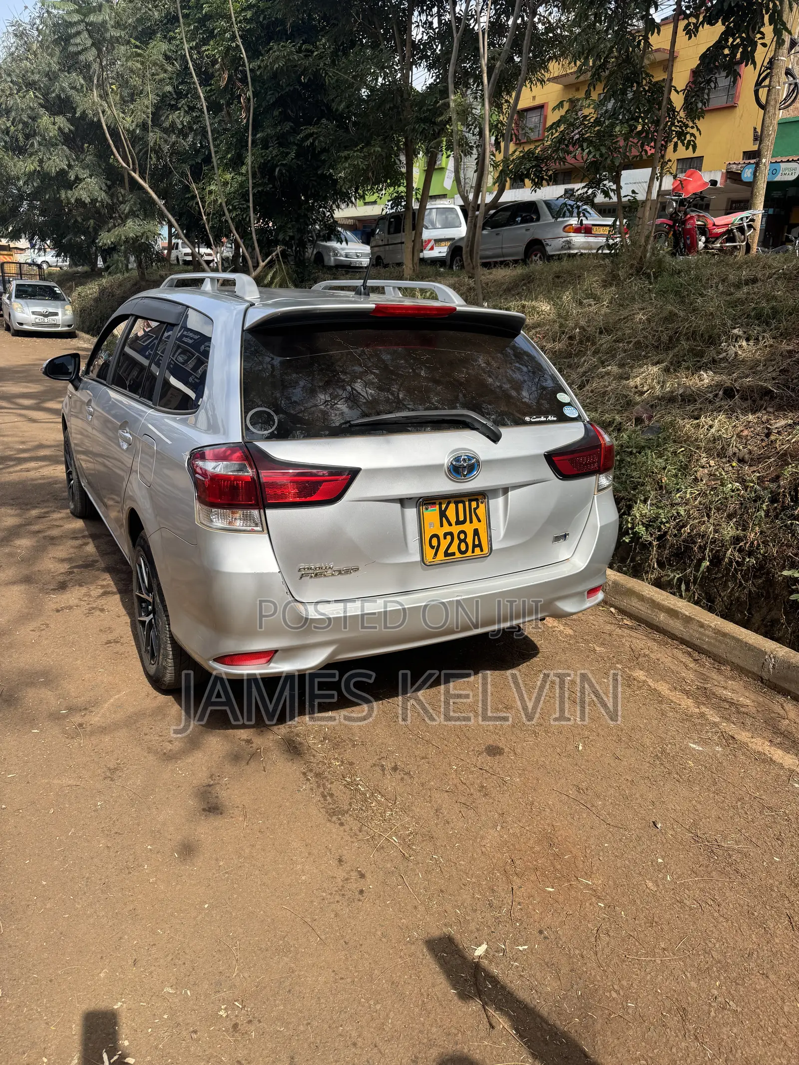 Toyota Corolla Fielder 2017 Silver