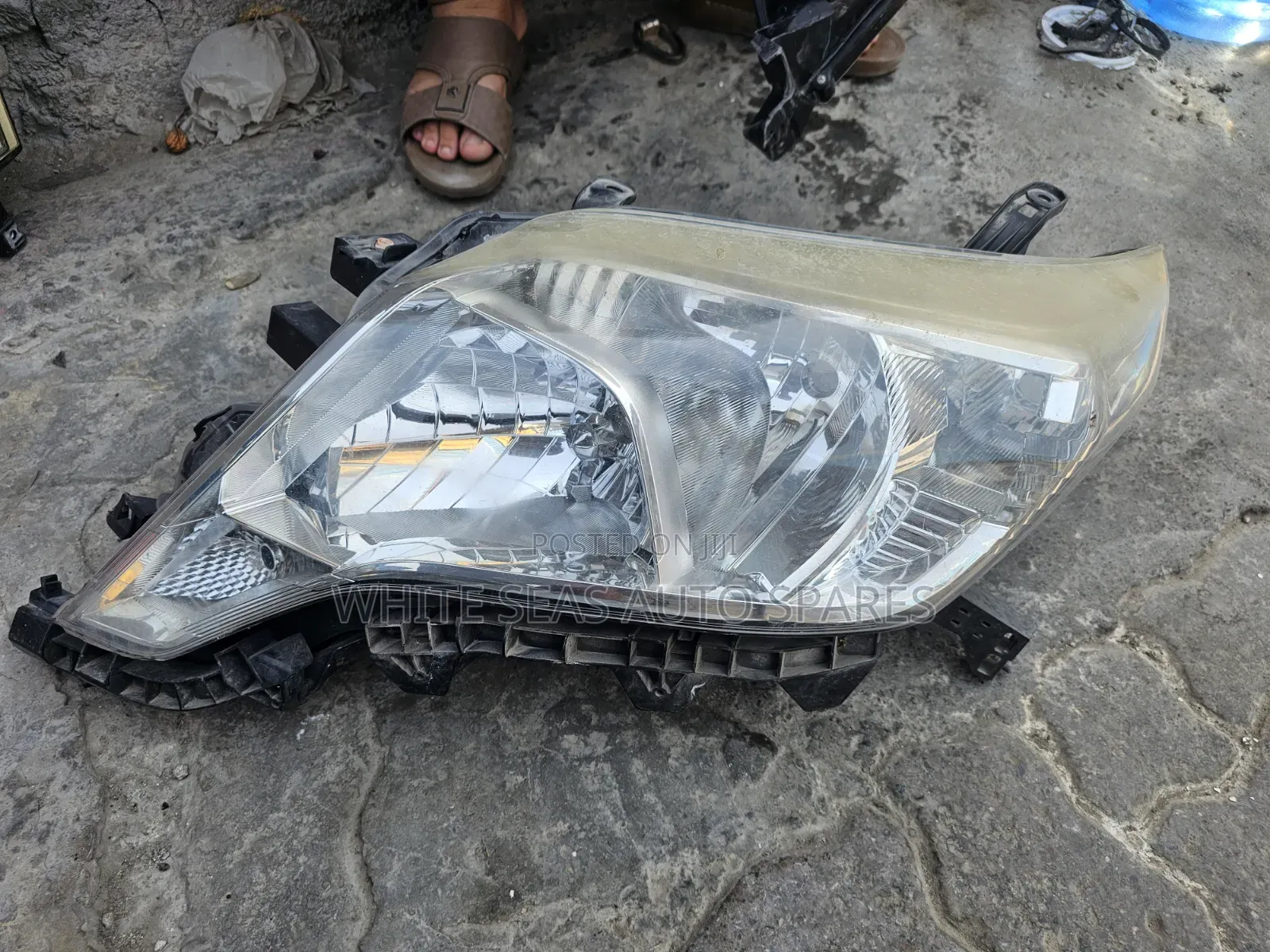 Prado 160 Headlight